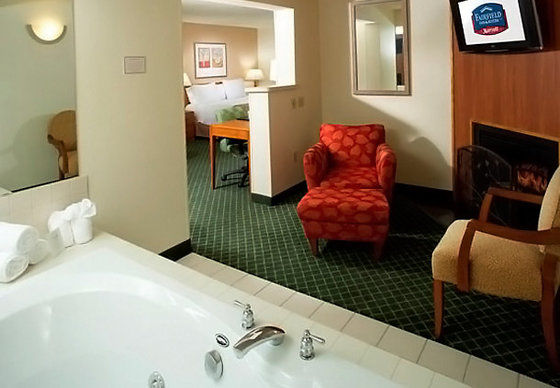 Hotel Fairfield Inn&suites Des Moines West 3*
